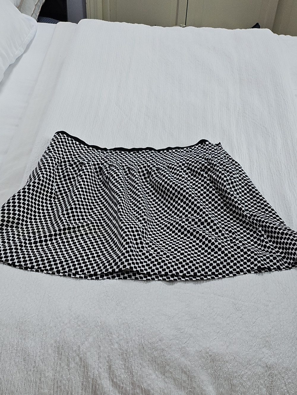Women’s Black & White Patterned Mini Skirt